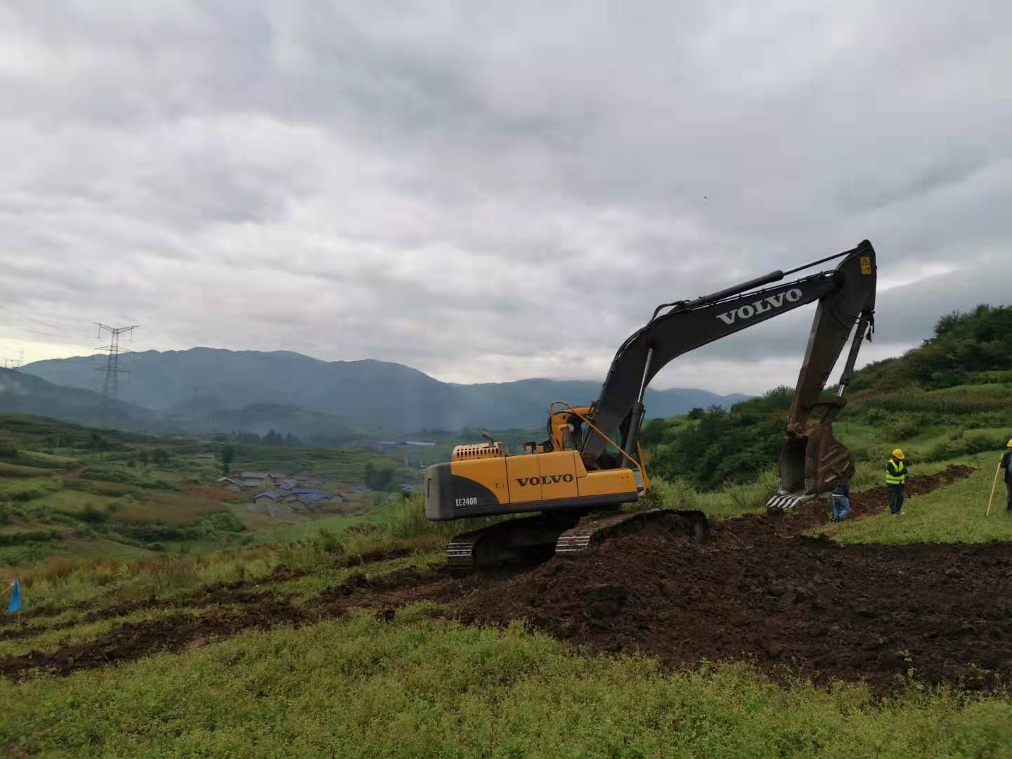 乐西项目谷曲隧道临建施工正式启动