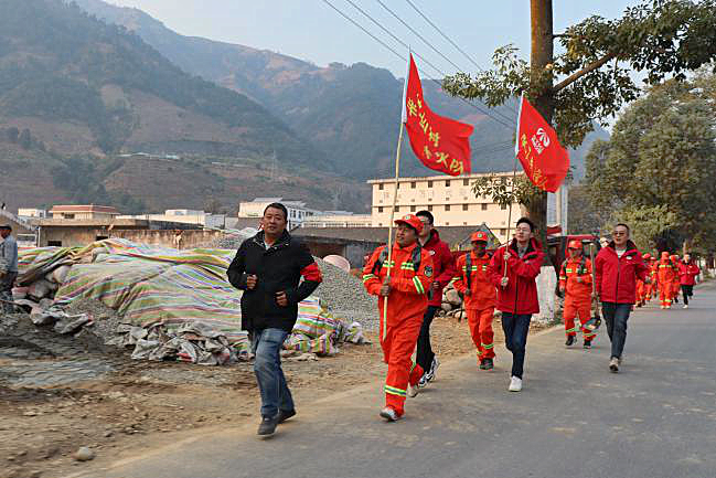 政府有命令  企业见行动—公路分公司项目党支部参与森林防火系列活动